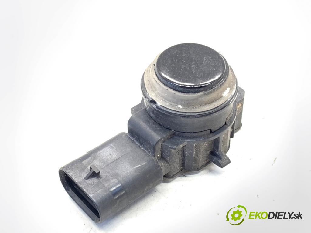 MERCEDES-BENZ W176 liftback 2015 90 kW A 180 (176.042) 1595 Snímač PDC 0263013053