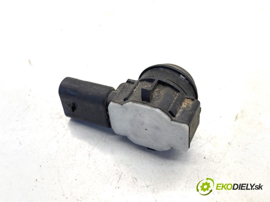 MERCEDES-BENZ W176 liftback 2015 90 kW A 180 (176.042) 1595 Snímač PDC 0263013053