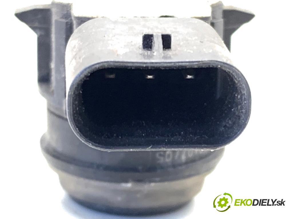 MERCEDES-BENZ W176 liftback 2015 90 kW A 180 (176.042) 1595 Snímač PDC 0263013053