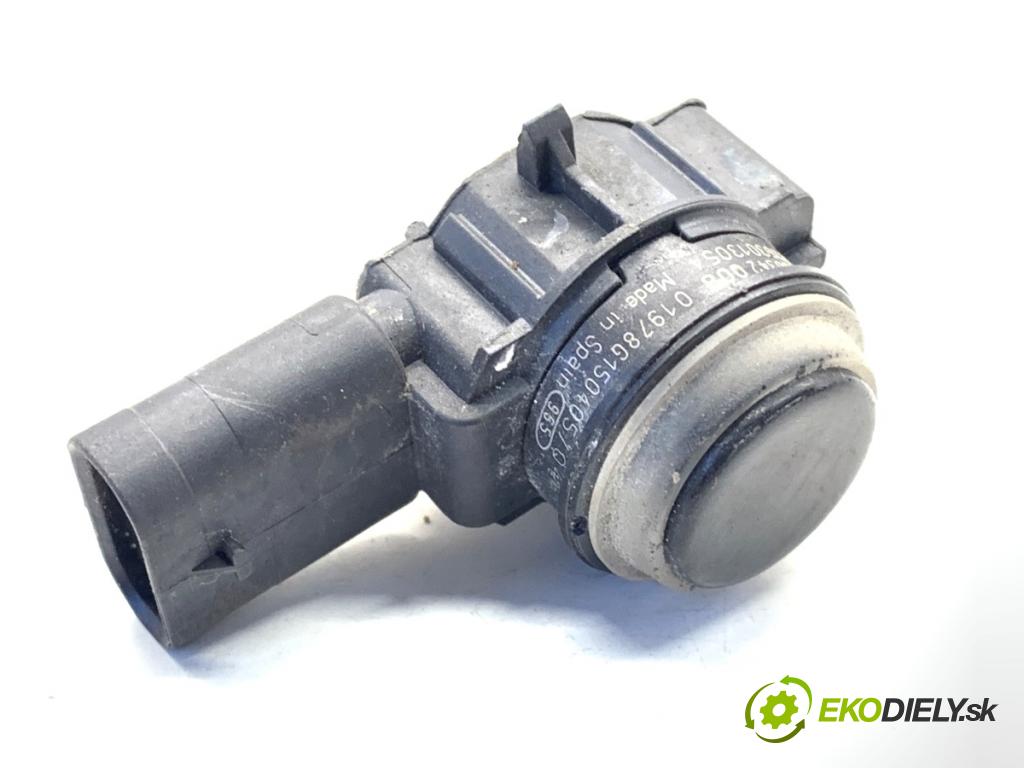 MERCEDES-BENZ W176 liftback 2015 90 kW A 180 (176.042) 1595 snímač PDC A0009050342