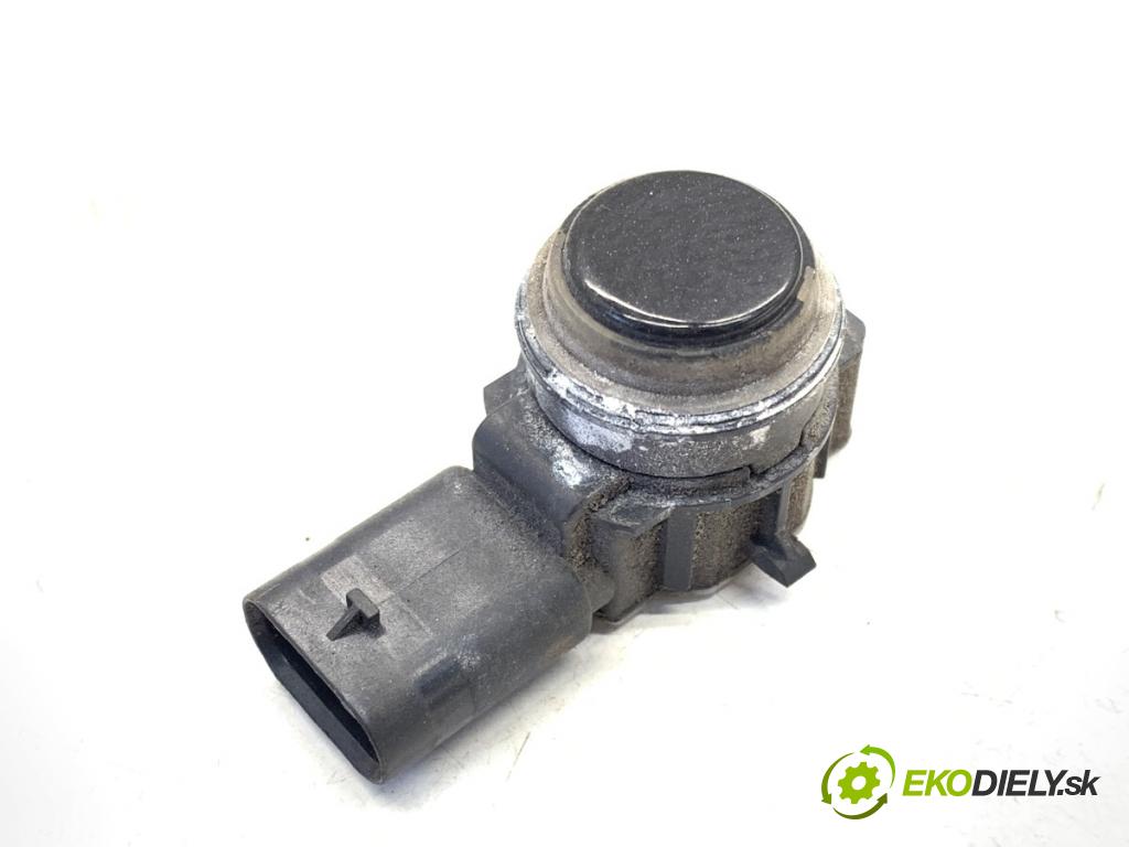 MERCEDES-BENZ W176 liftback 2015 90 kW A 180 (176.042) 1595 Snímač PDC 0263013053