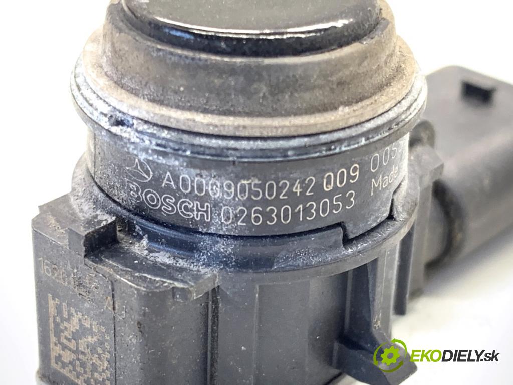 MERCEDES-BENZ W176 liftback 2015 90 kW A 180 (176.042) 1595 Snímač PDC 0263013053