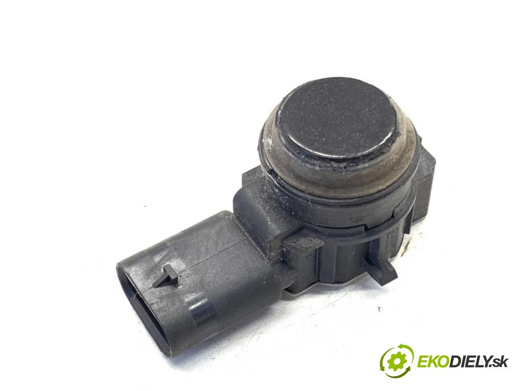 MERCEDES-BENZ W176 liftback 2015 90 kW A 180 (176.042) 1595 Snímač PDC 0263013053