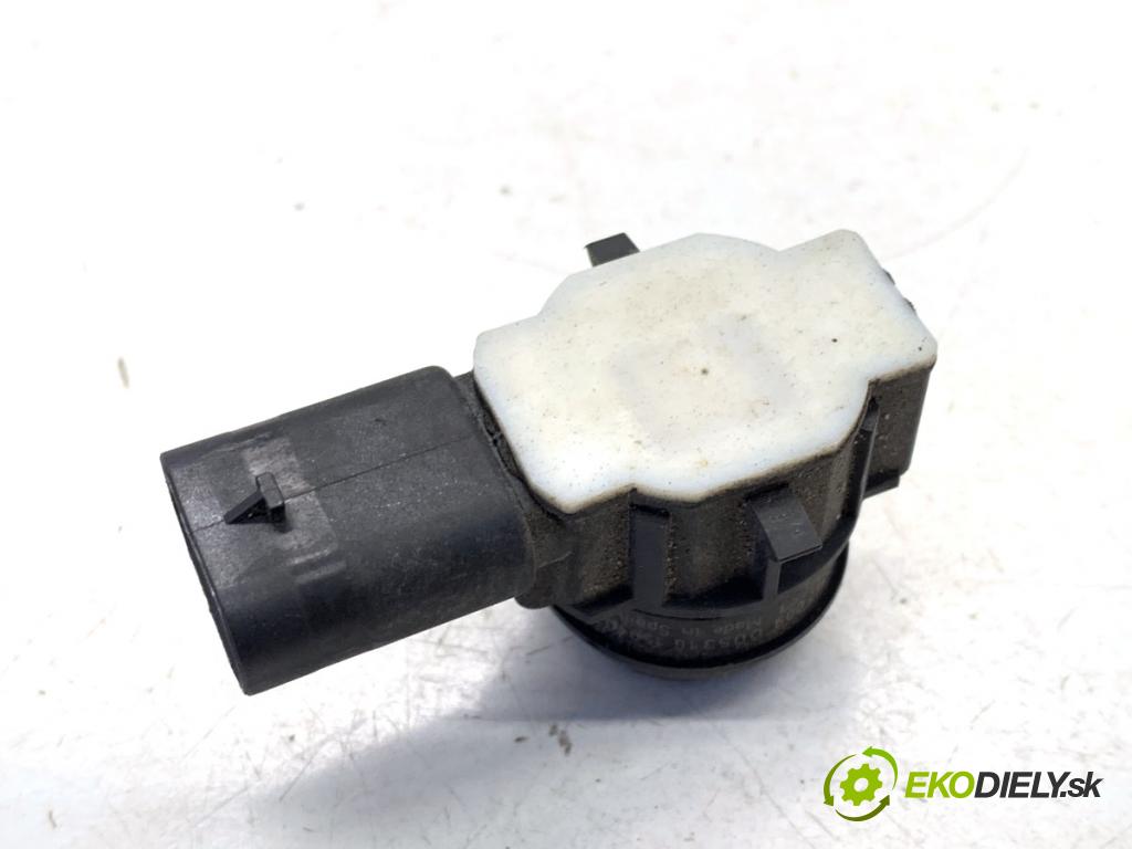 MERCEDES-BENZ W176 liftback 2015 90 kW A 180 (176.042) 1595 Snímač PDC 0263013053