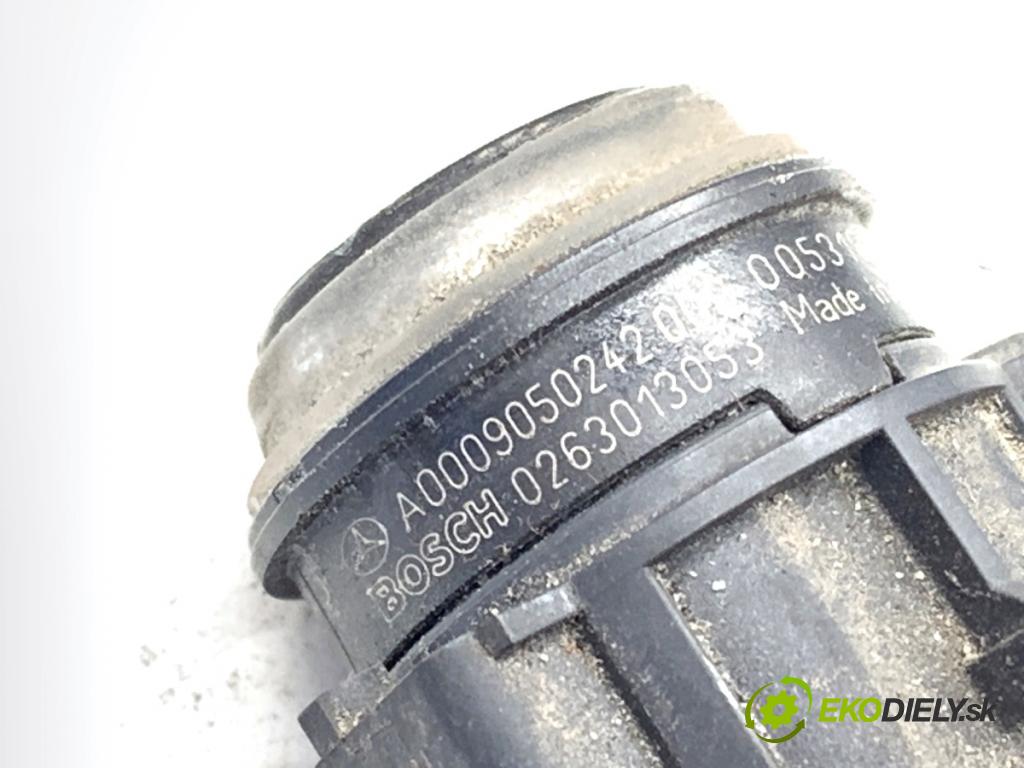 MERCEDES-BENZ W176 liftback 2015 90 kW A 180 (176.042) 1595 Snímač PDC 0263013053