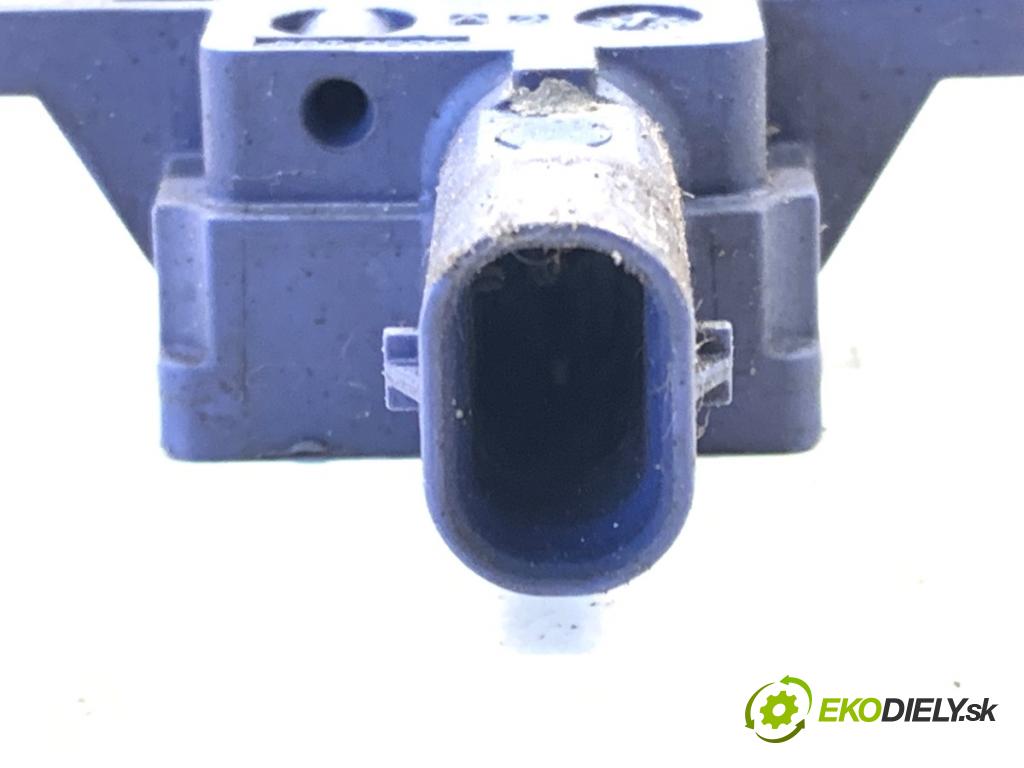 MERCEDES-BENZ W176 liftback 2015 90 kW A 180 (176.042) 1595 Snímač OCHRANA: A1769051600