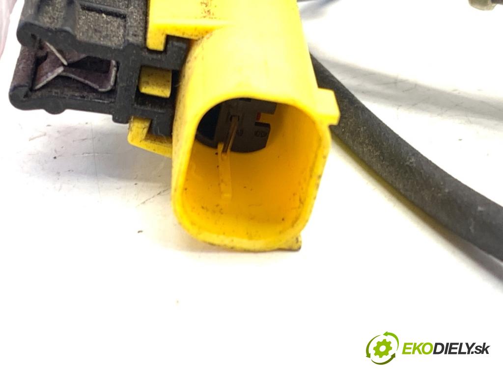 MERCEDES-BENZ W176 liftback 2015 90 kW A 180 (176.042) 1595 KAZETA: PIROTECHNICKÉ: kapoty pravy A1179061000