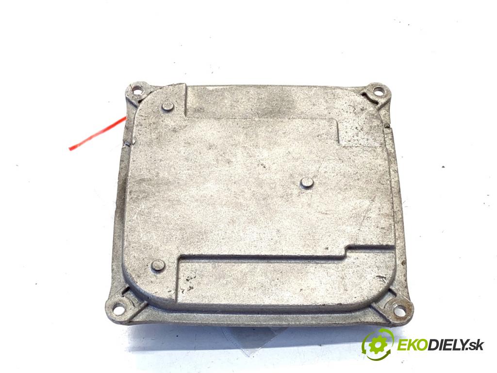 MERCEDES-BENZ W176 liftback 2015 90 kW A 180 (176.042) 1595 měnič LED A2189009303