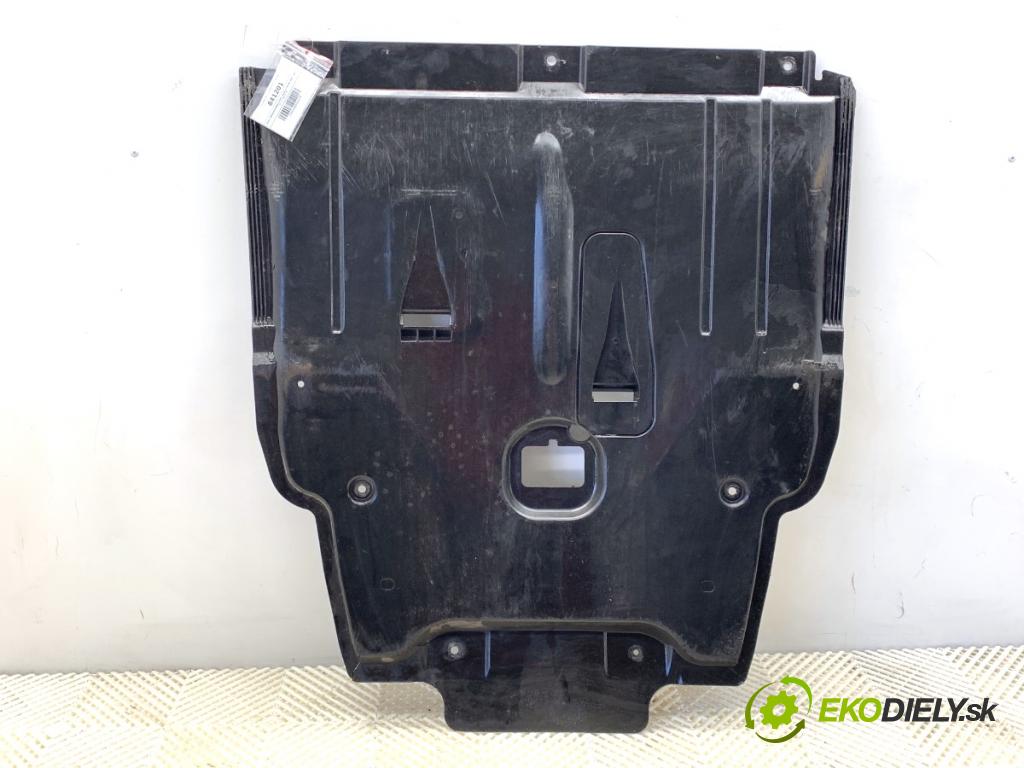 MERCEDES-BENZ W176 liftback 2015 90 kW A 180 (176.042) 1595 clona pod motor plastová A2465200123