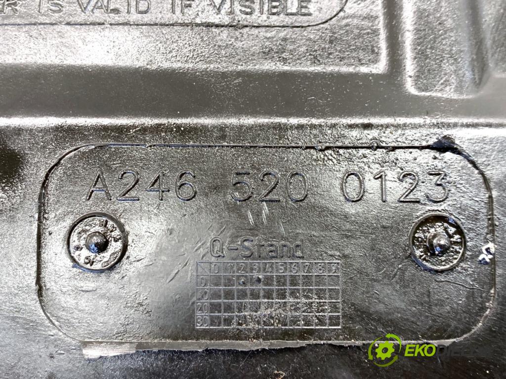 MERCEDES-BENZ W176 liftback 2015 90 kW A 180 (176.042) 1595 clona pod motor plastová A2465200123