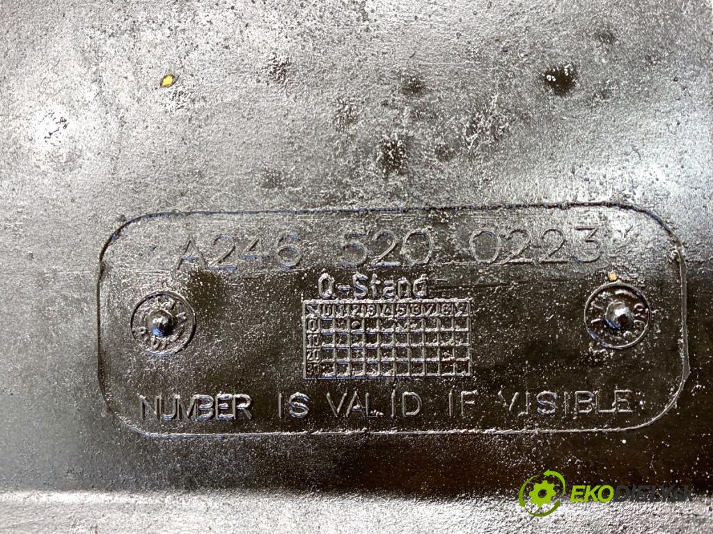MERCEDES-BENZ W176 liftback 2015 90 kW A 180 (176.042) 1595 clona pod motor plastová A2465200123