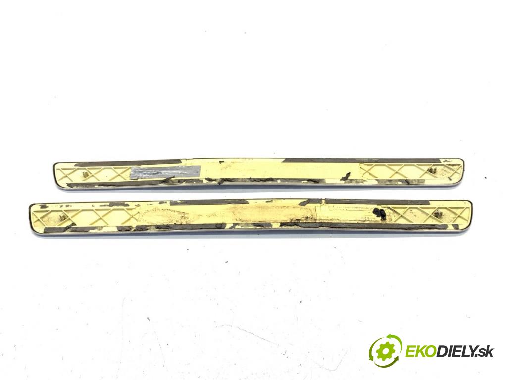 MERCEDES-BENZ W176 liftback 2015 90 kW A 180 (176.042) 1595 Lišta Násada prahu predný ľavá strana pravá A2466805300