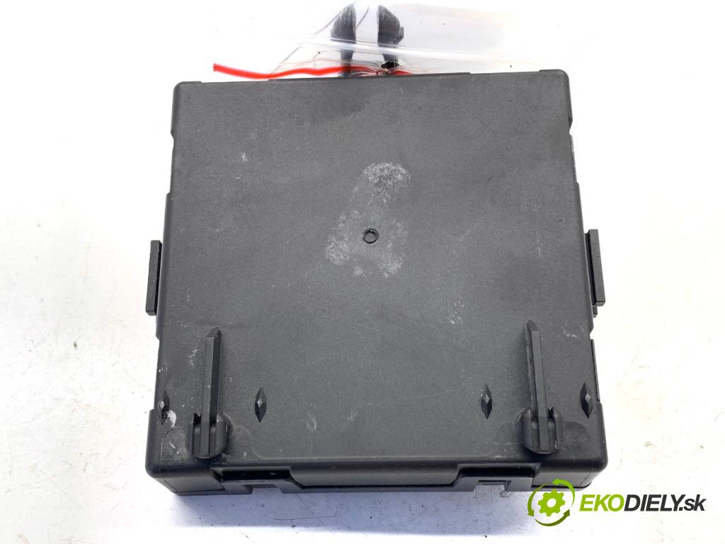 MERCEDES-BENZ W176 liftback 2015 90 kW A 180 (176.042) 1595 Modul Dvere predný pravy A1669004302