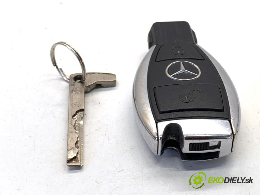 MERCEDES-BENZ W176 liftback 2015 90 kW A 180 (176.042) 1595 klíč