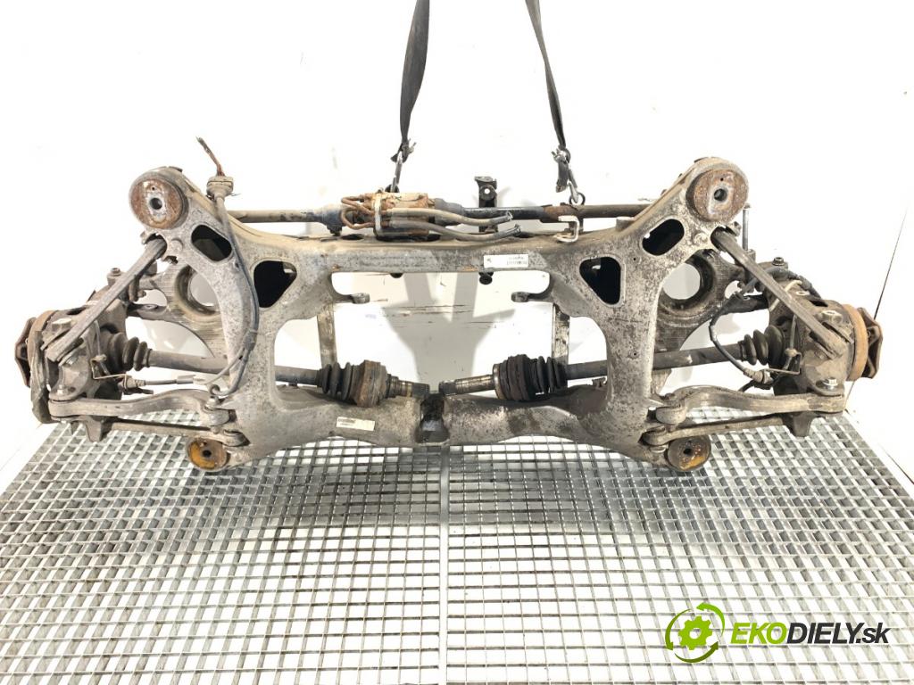 PORSCHE PANAMERA liftback 2010 294 kW 4.8 4S 4806 výztuha zadní část 