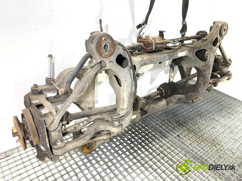 PORSCHE PANAMERA liftback 2010 294 kW 4.8 4S 4806 výztuha zadní část