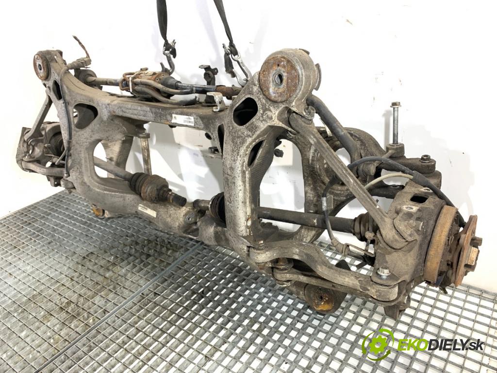 PORSCHE PANAMERA liftback 2010 294 kW 4.8 4S 4806 výztuha zadní část