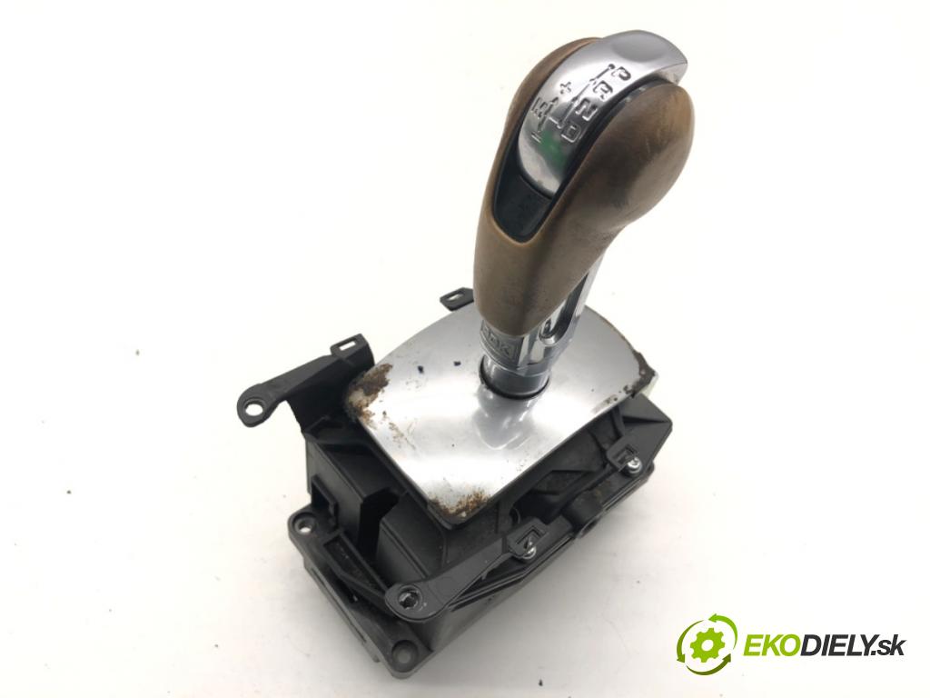 PORSCHE PANAMERA liftback 2010 294 kW 4.8 4S 4806 kulisa  (Řadicí páka (kulisa) )