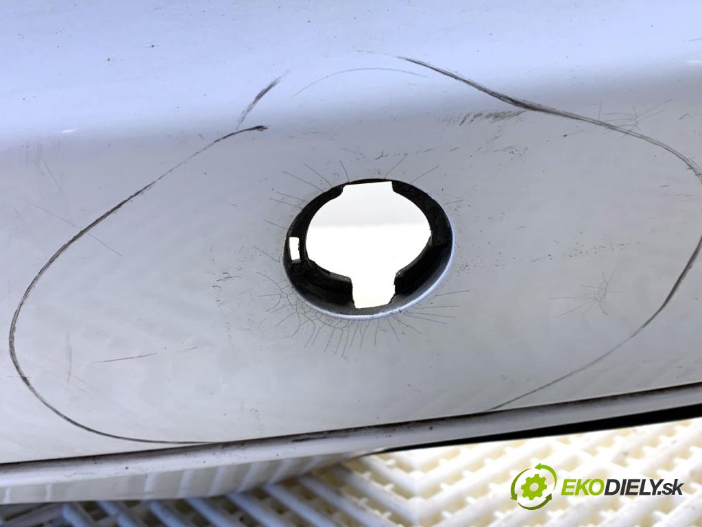PORSCHE PANAMERA liftback 2010 294 kW 4.8 4S 4806 nárazník zadní část  (Klika dveří ostatní)