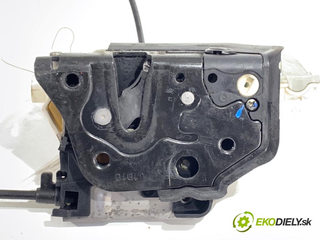 PORSCHE PANAMERA liftback 2010 294 kW 4.8 4S 4806 zámok dveře pravý zadní část 8K0839016