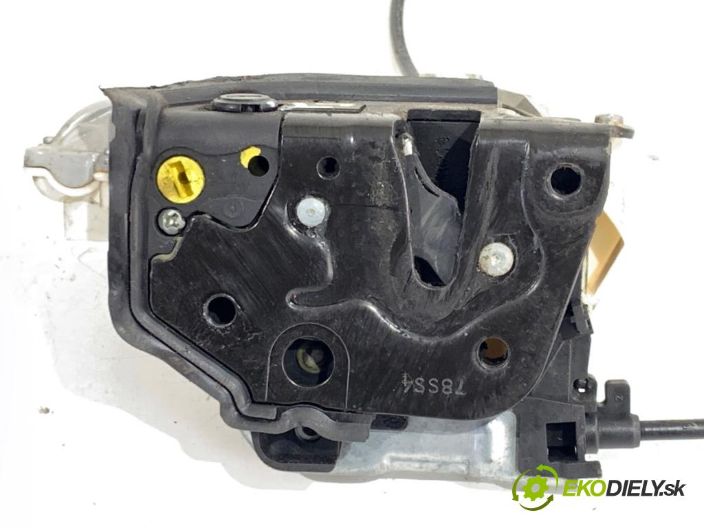 PORSCHE PANAMERA liftback 2010 294 kW 4.8 4S 4806 zámok dveře levý zadní část 8K0839015