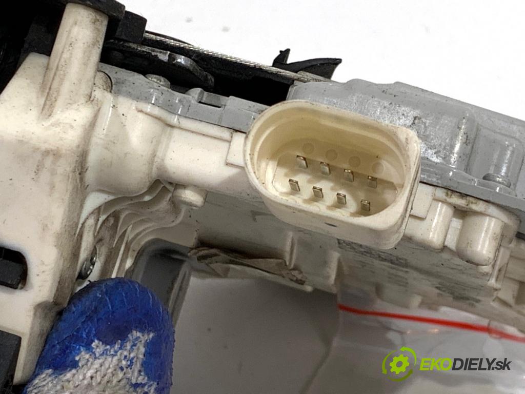 PORSCHE PANAMERA liftback 2010 294 kW 4.8 4S 4806 zámok dveře levý zadní část 8K0839015