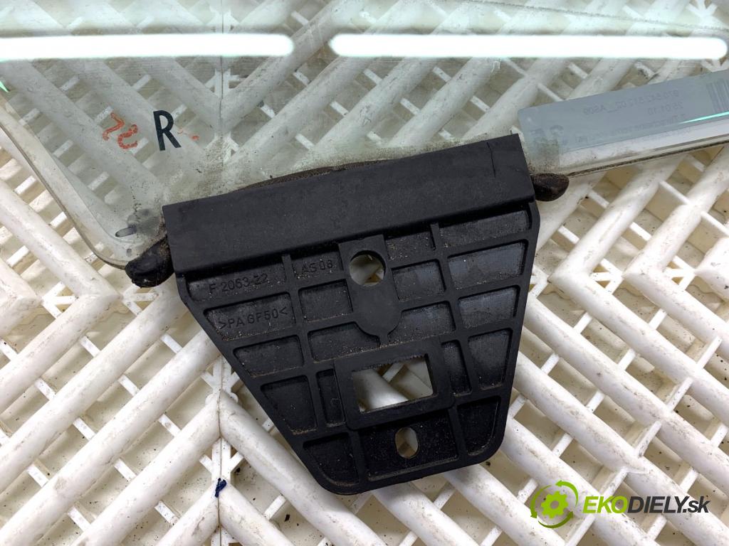 PORSCHE PANAMERA liftback 2010 294 kW 4.8 4S 4806 okno pravý přední část DVOJNÁSOBEK 97054251202