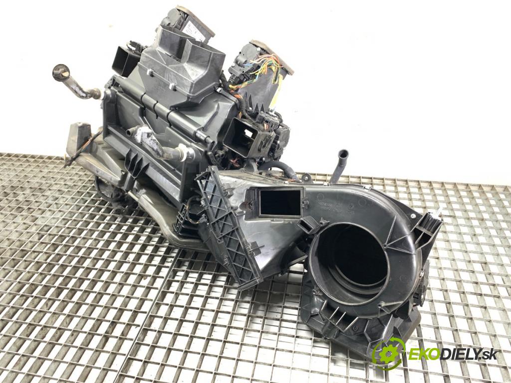 PORSCHE PANAMERA liftback 2010 294 kW 4.8 4S 4806 topné těleso radiátor topení komplet KOMBAJN 97057301104 (Radiátor topení)