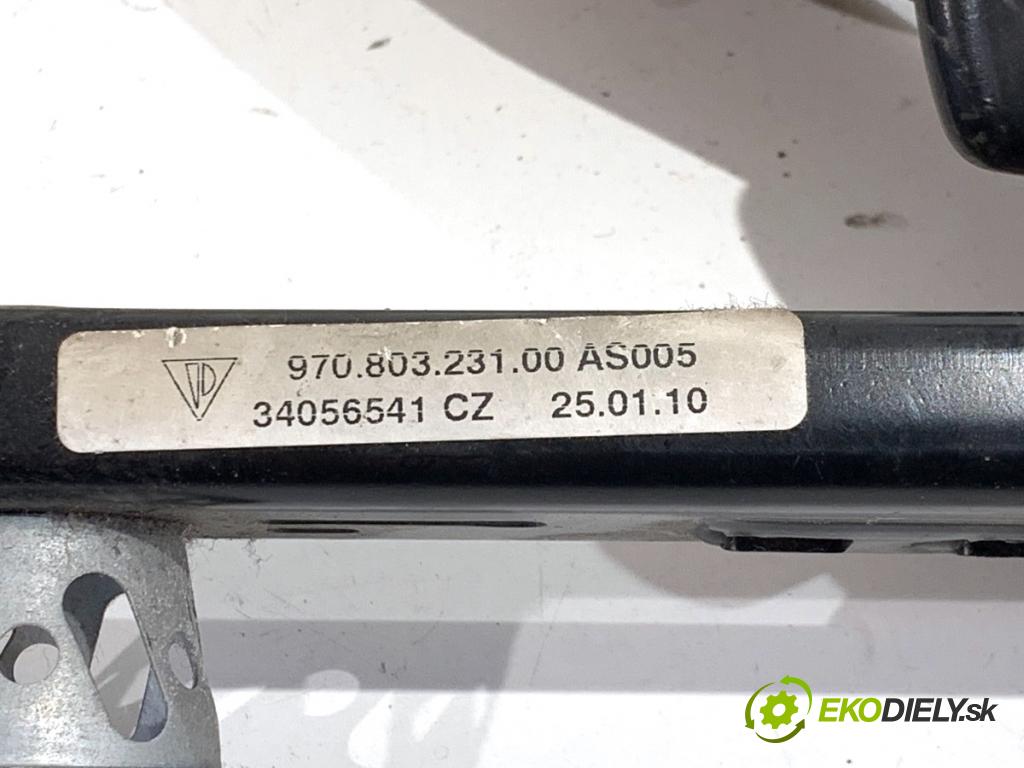 PORSCHE PANAMERA liftback 2010 294 kW 4.8 4S 4806 Držiak BEZPEČNOSŤ ľavy predný 97080303300