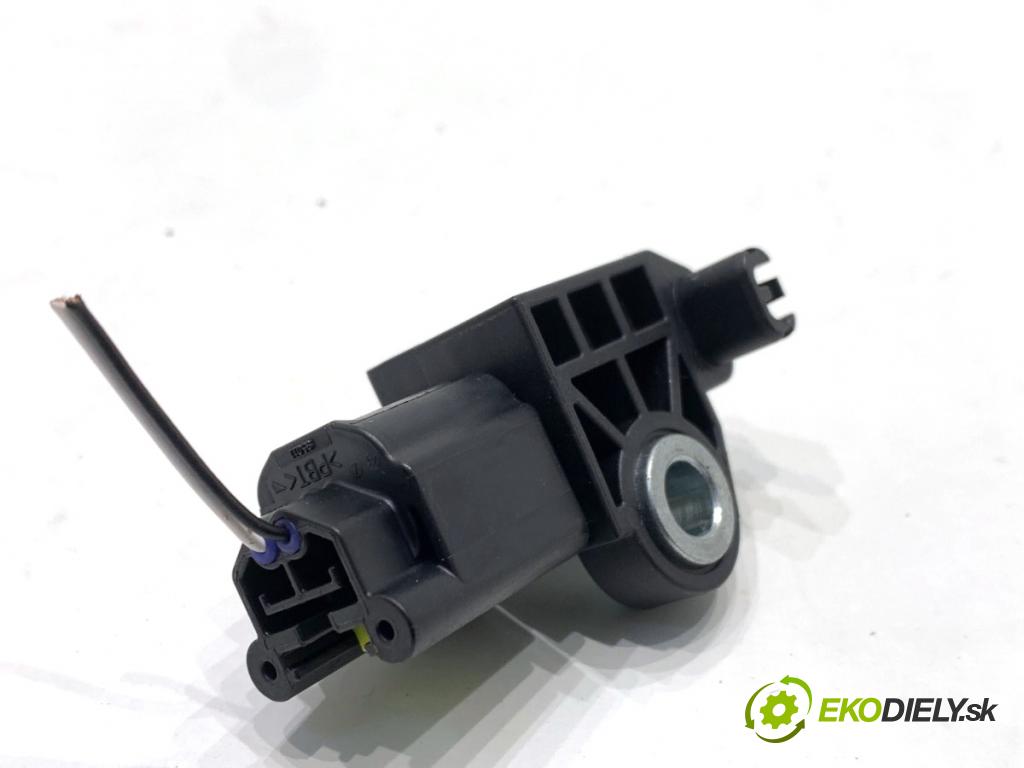 NISSAN QASHQAI J12 SUV 2024 103 kW 1.3 DIG-T 1332 Snímač nárazu 988307904R (Snímač nárazu)