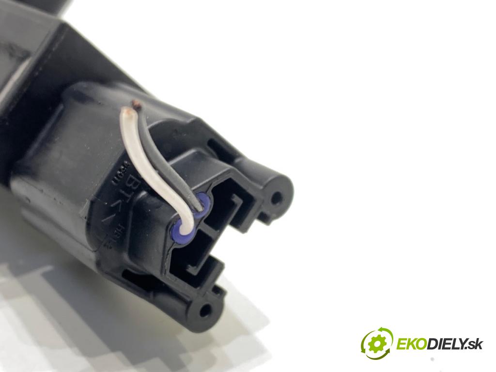 NISSAN QASHQAI J12 SUV 2024 103 kW 1.3 DIG-T 1332 Snímač nárazu 988307904R (Snímač nárazu)