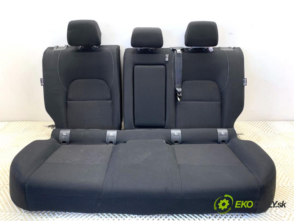 NISSAN QASHQAI J12 SUV 2024 103 kW 1.3 DIG-T 1332 Sedadlo druhý rad 