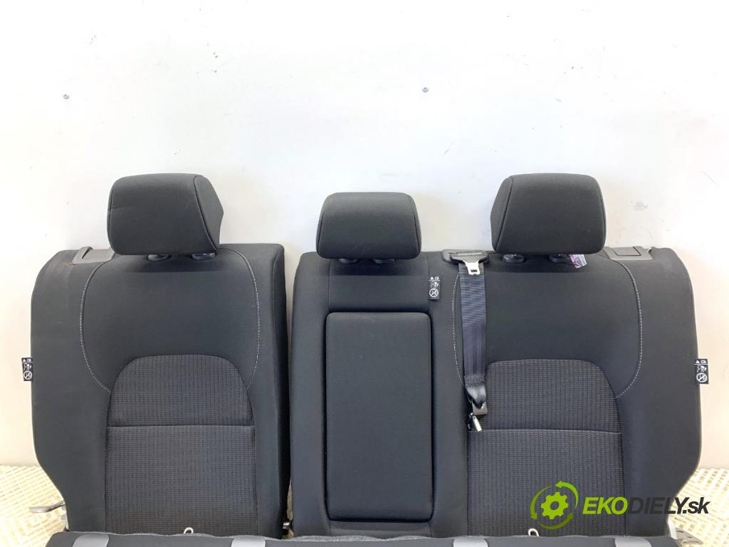 NISSAN QASHQAI J12 SUV 2024 103 kW 1.3 DIG-T 1332 Sedadlo druhý rad