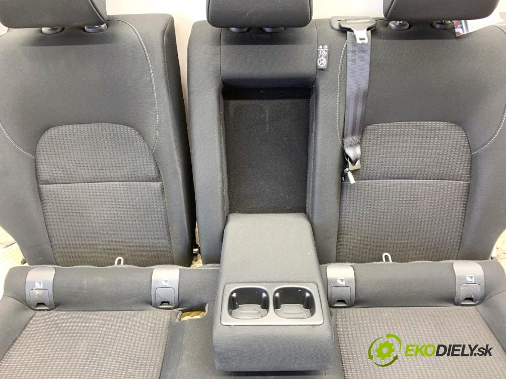 NISSAN QASHQAI J12 SUV 2024 103 kW 1.3 DIG-T 1332 Sedadlo druhý rad