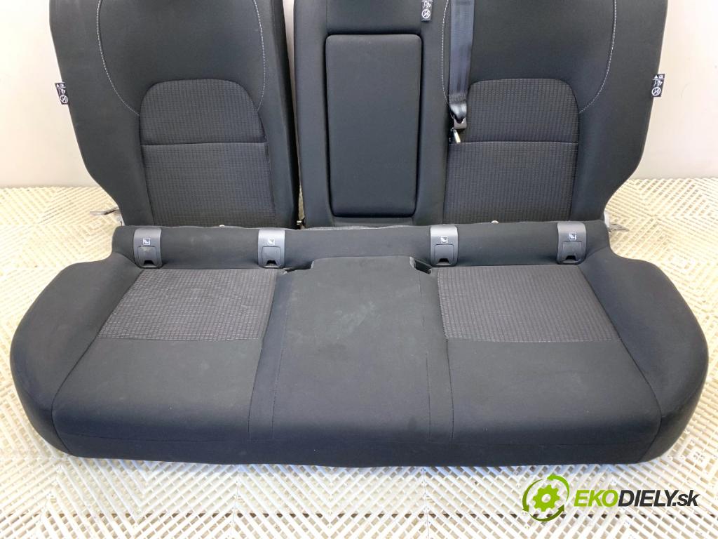 NISSAN QASHQAI J12 SUV 2024 103 kW 1.3 DIG-T 1332 Sedadlo druhý rad