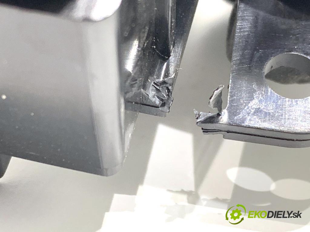 NISSAN QASHQAI J12 SUV 2024 103 kW 1.3 DIG-T 1332 Panel ovládania kúrenia 275006UA3A (Prepínacie páčky pod volantom)