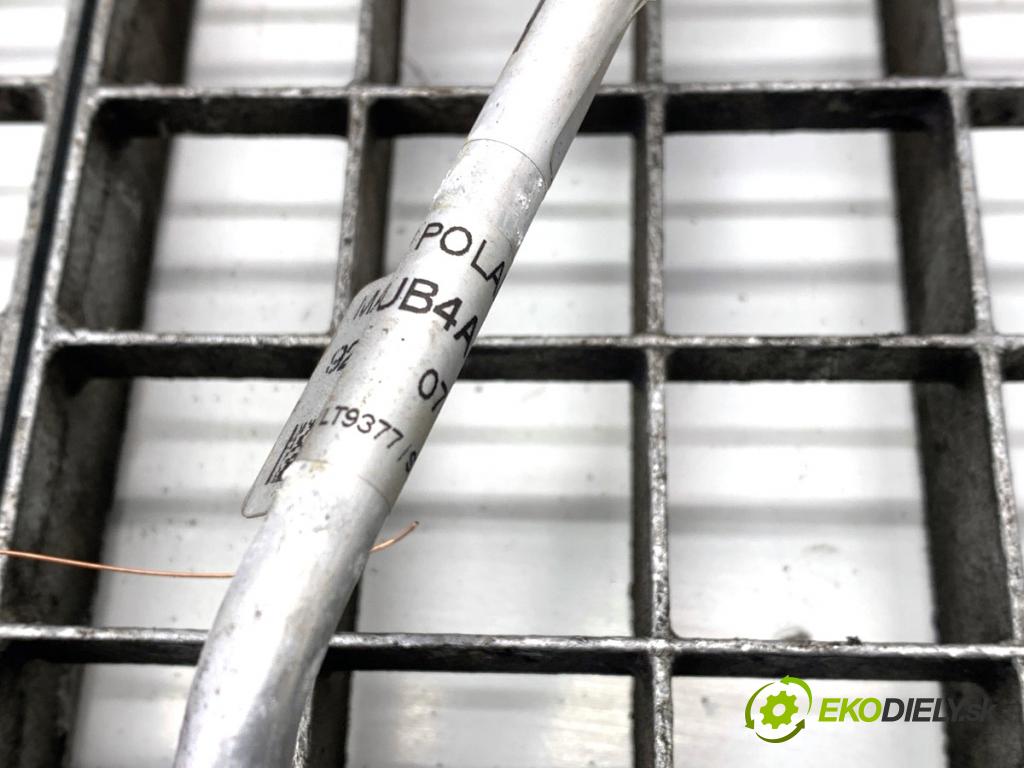 NISSAN QASHQAI J12 SUV 2024 103 kW 1.3 DIG-T 1332 rúrka klimatizace 924406UB4A (Trubka klimatizace)