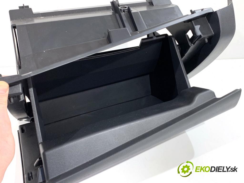 NISSAN QASHQAI J12 SUV 2024 103 kW 1.3 DIG-T 1332 Priehradka, kastlík spolujazdca  (Priehradka (kastlík))