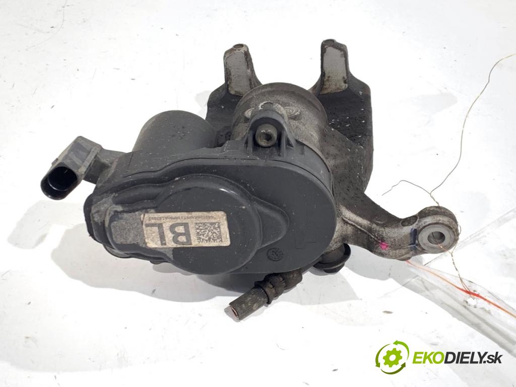 NISSAN QASHQAI J12 SUV 2024 103 kW 1.3 DIG-T 1332 brzdič třmen levý zadní část 440106RA0B