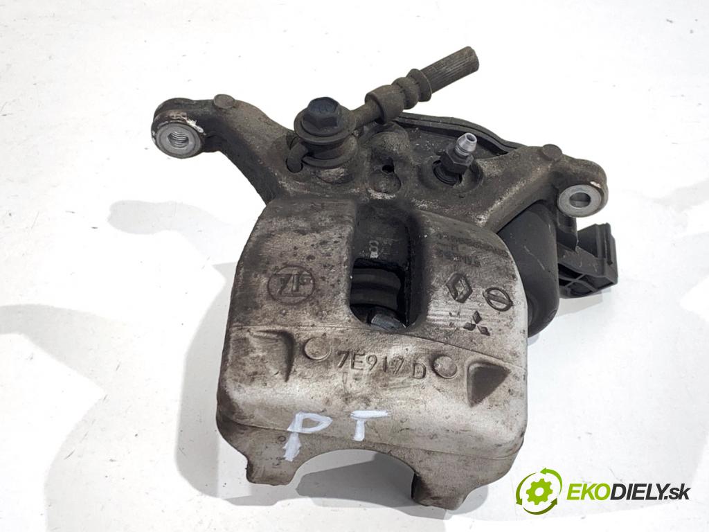 NISSAN QASHQAI J12 SUV 2024 103 kW 1.3 DIG-T 1332 brzdič třmen pravý zadní část 