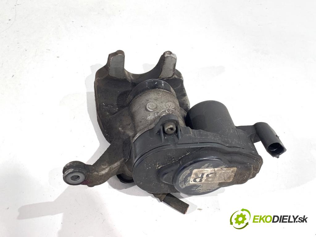 NISSAN QASHQAI J12 SUV 2024 103 kW 1.3 DIG-T 1332 brzdič třmen pravý zadní část