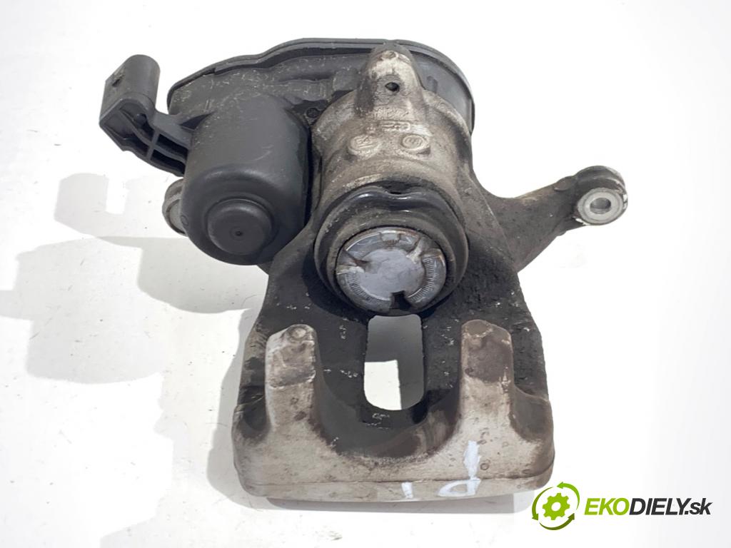 NISSAN QASHQAI J12 SUV 2024 103 kW 1.3 DIG-T 1332 brzdič třmen pravý zadní část