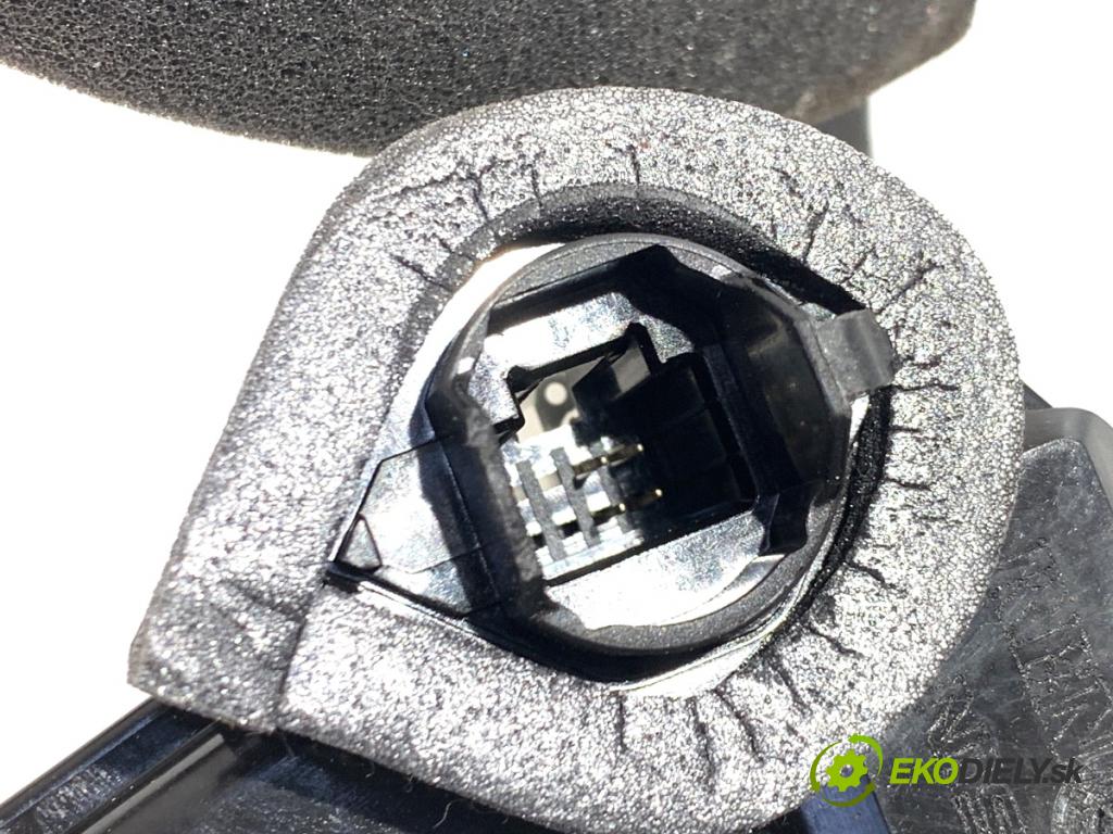 NISSAN QASHQAI J12 SUV 2024 103 kW 1.3 DIG-T 1332 zámok dveře pravý přední část 80500-6UA0A