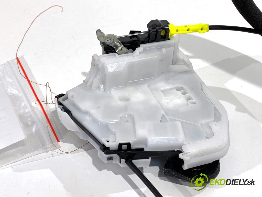 NISSAN QASHQAI J12 SUV 2024 103 kW 1.3 DIG-T 1332 zámok dveře pravý zadní část 82500-6UA0A