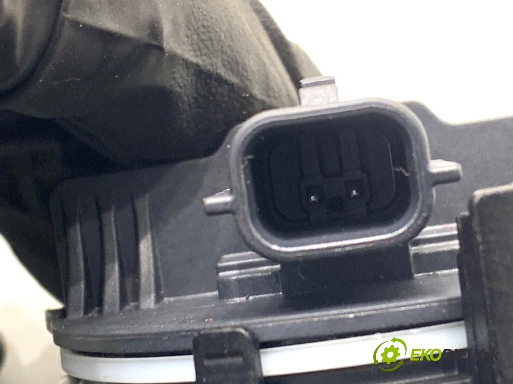 NISSAN QASHQAI J12 SUV 2024 103 kW 1.3 DIG-T 1332 Snímač nárazu 988366UA0C (Snímač nárazu)