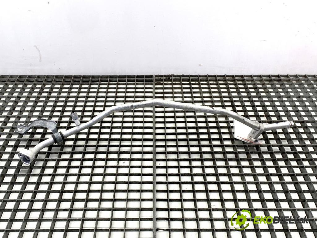 NISSAN QASHQAI J12 SUV 2024 103 kW 1.3 DIG-T 1332 rúrka klimatizace 924506UB4A (Trubka klimatizace)