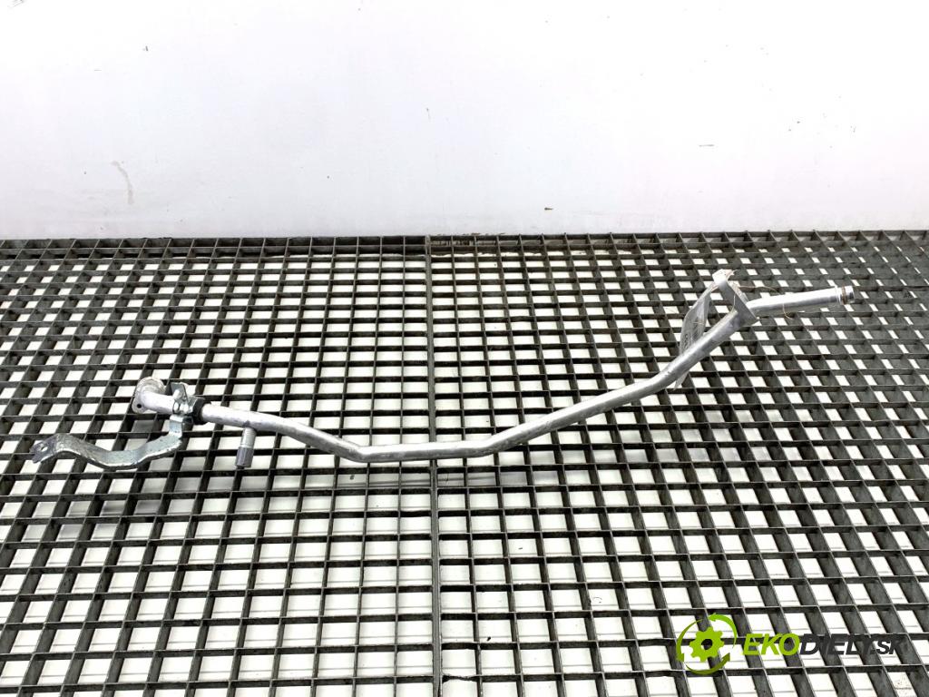 NISSAN QASHQAI J12 SUV 2024 103 kW 1.3 DIG-T 1332 rúrka klimatizace 924506UB4A (Trubka klimatizace)