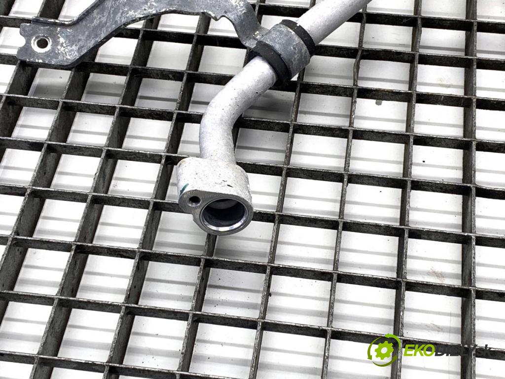 NISSAN QASHQAI J12 SUV 2024 103 kW 1.3 DIG-T 1332 rúrka klimatizace 924506UB4A (Trubka klimatizace)