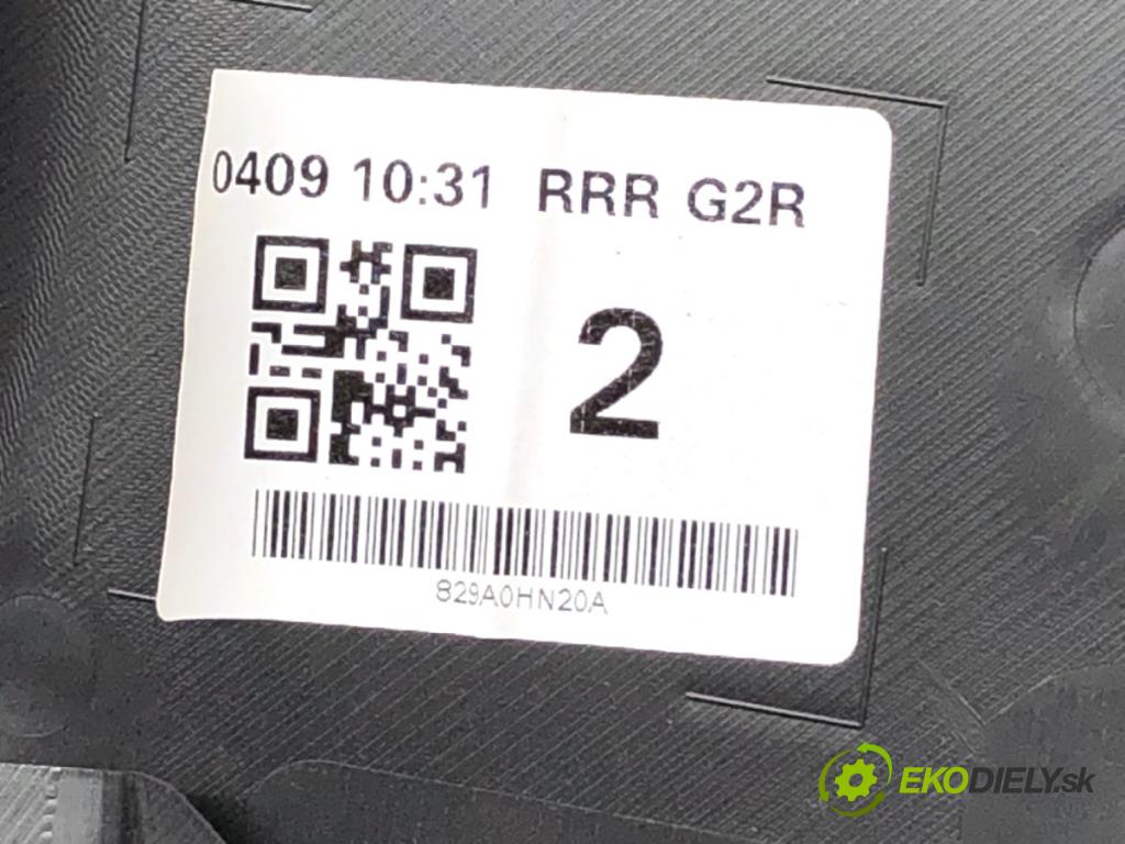 NISSAN QASHQAI J12 SUV 2024 103 kW 1.3 DIG-T 1332 ča dveře pravý zadní část