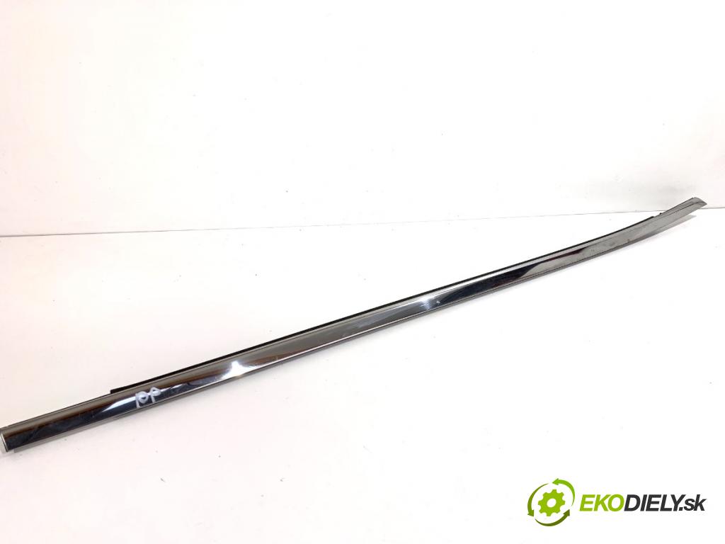 NISSAN QASHQAI J12 SUV 2024 103 kW 1.3 DIG-T 1332 lišta Sbírání: přední část pravý 